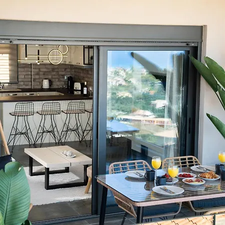 Adam's Apartament Frínion